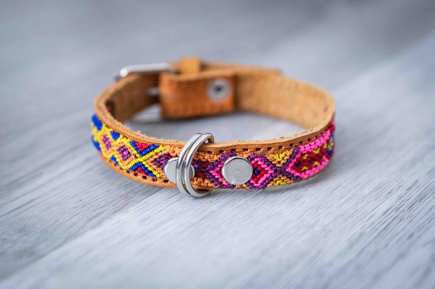 Patterned Leather Weave Small Collar